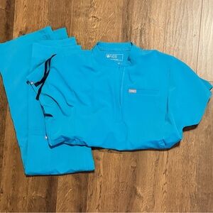 Women’s fig scrubs